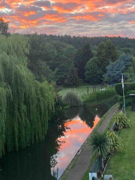 Hidden Gem Canal Facing Retreat With Lovely Walks Hopwas Zewnętrze zdjęcie